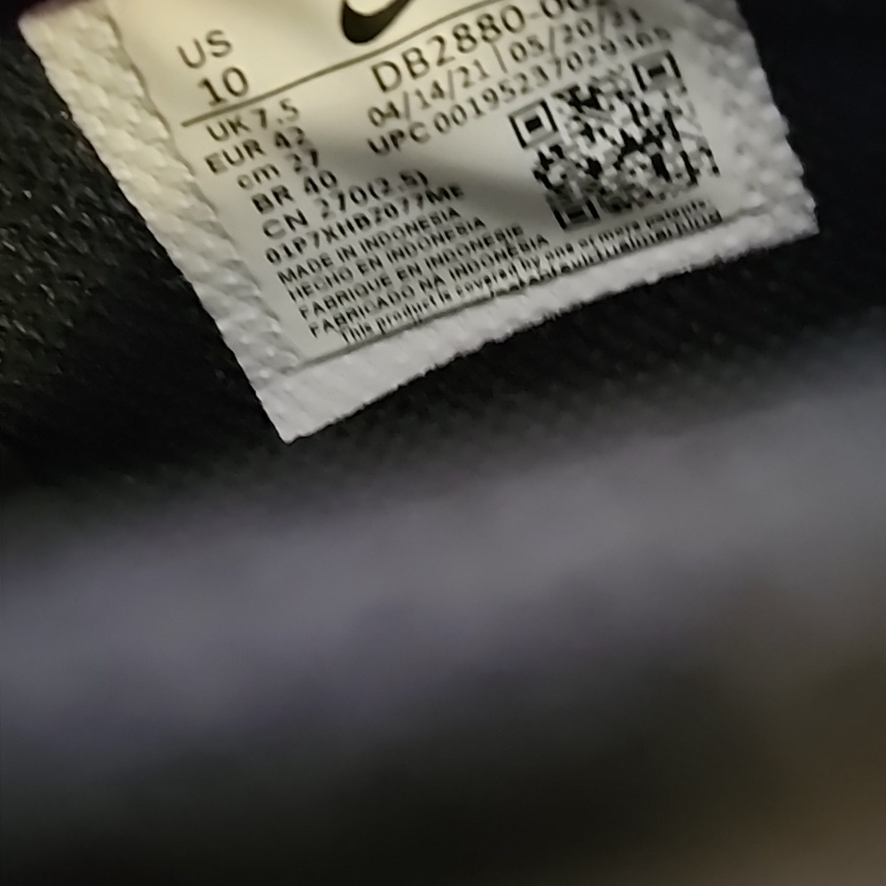 Nike Black Canvas Low-Top Sneakers - Picture 4 of 6